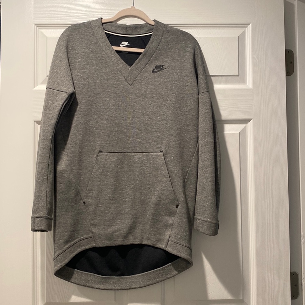 Nike Sportswear Tech Fleece Women's V-Neck Sweatshirt-XS